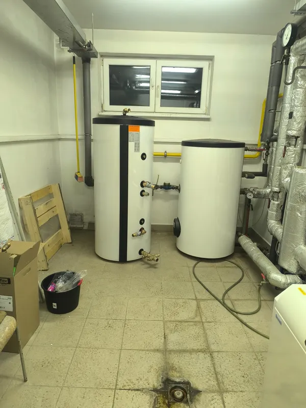 Realizace Pipelab - Výměna stacionárního bojleru v bytovém domě | bojler, instalater, bytovka, dražice, teplavoda, vymena bojleru, Štíty